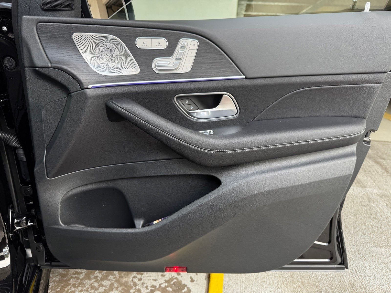 New 2026 Obsidian Black Metallic Mercedes-Benz GLE 350 image 19
