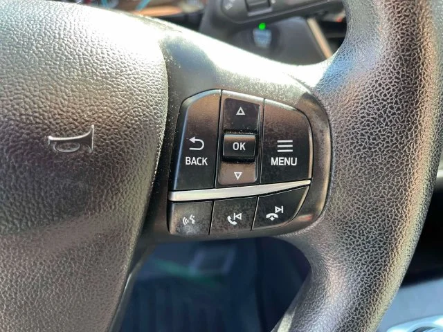 Certified Used 2020 Oxford White Ford SE image 33