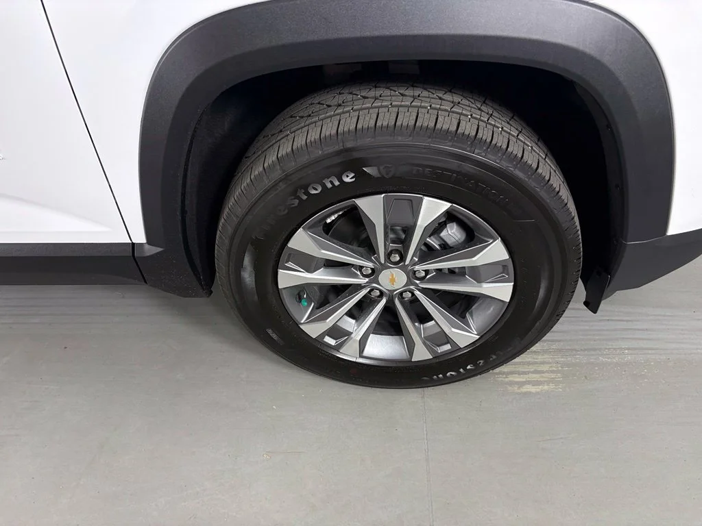 New 2027 Summit White Chevrolet LT image 13
