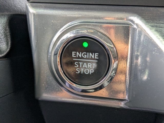 Used 2021 Gray Metallic Ford Lariat image 27