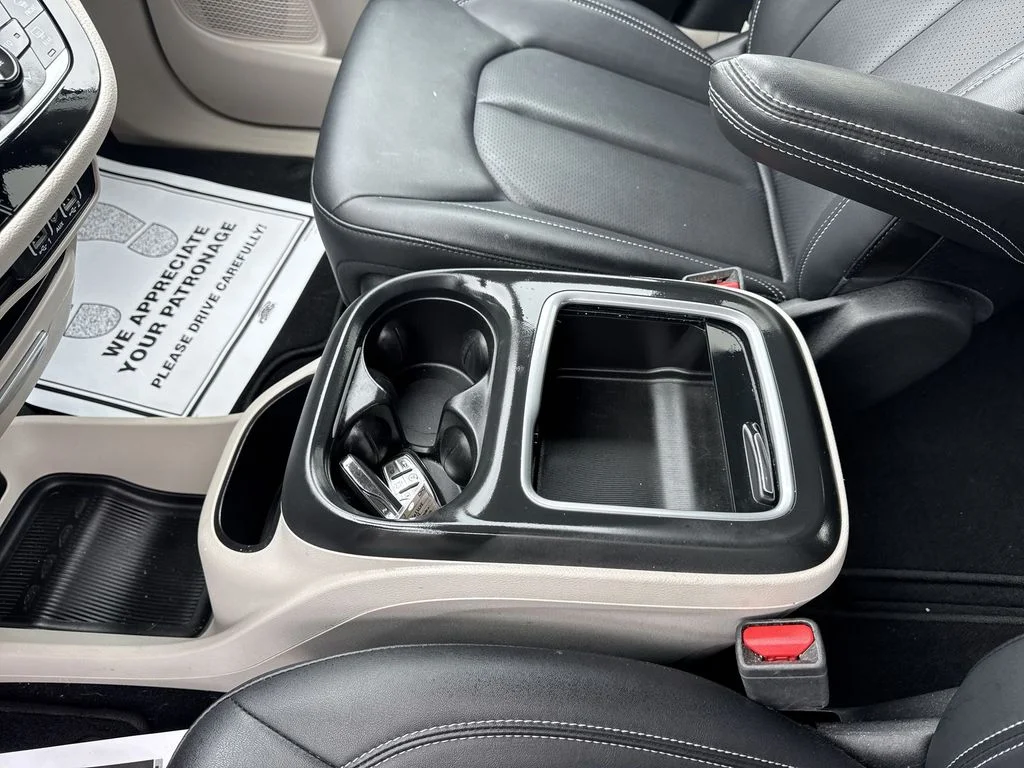Used 2024 White Chrysler Touring L image 20