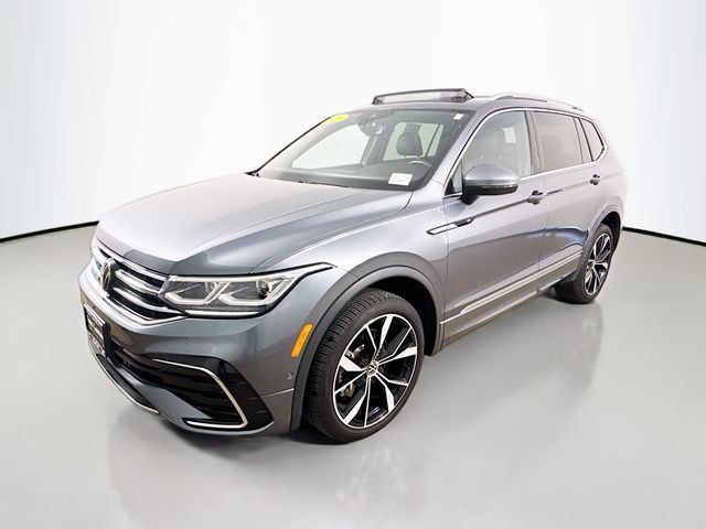 Used 2023 Gray Volkswagen 2.0T SEL R-Line image 3
