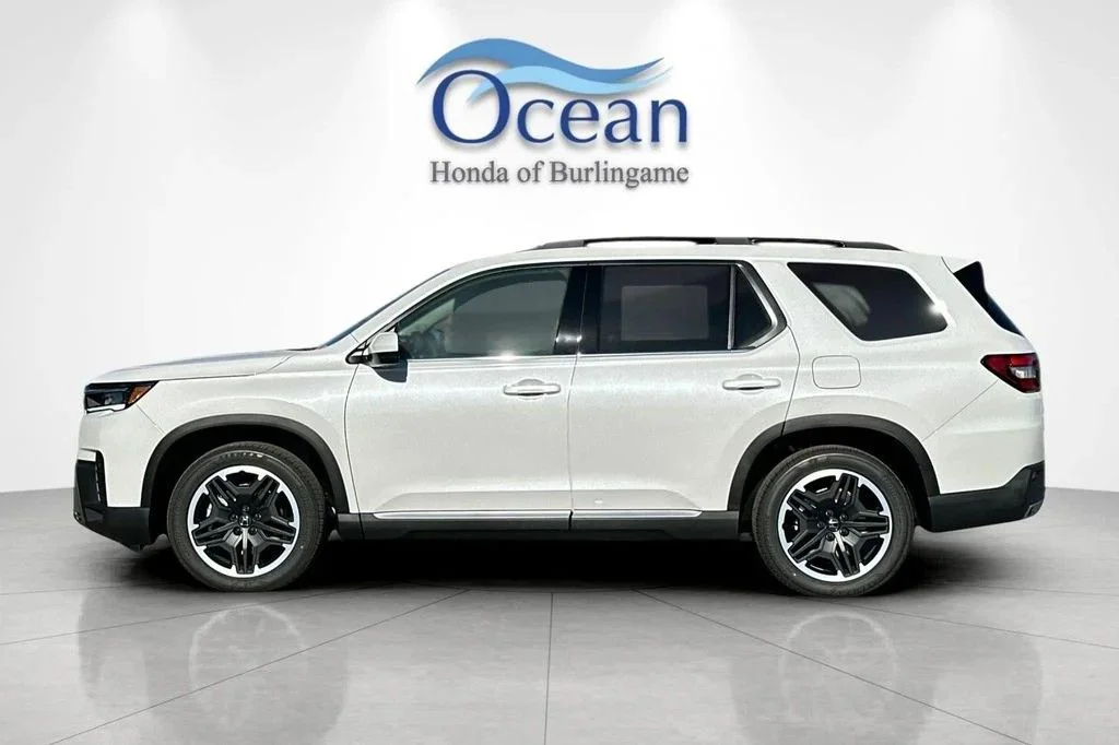 New 2026 Platinum White Pearl Honda Touring image 8