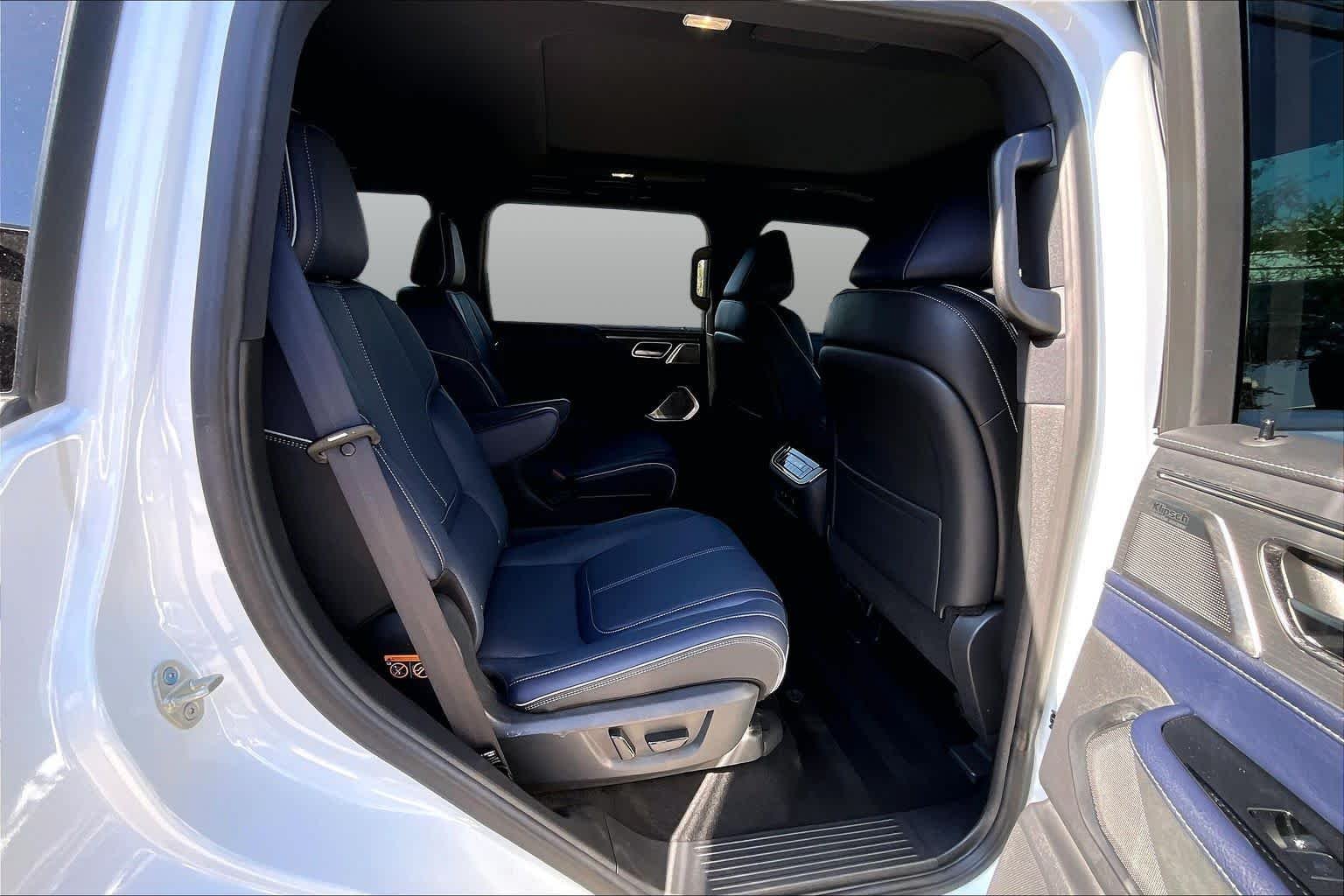 Used 2026 Radiant White/Black Obsidian INFINITI SPORT image 21