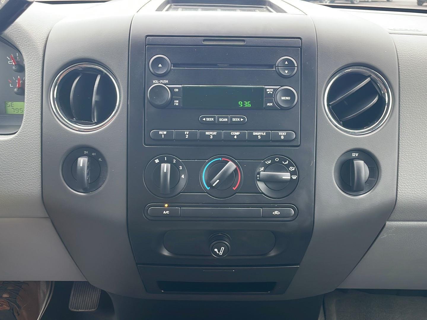 Used 2006  Ford  image 19