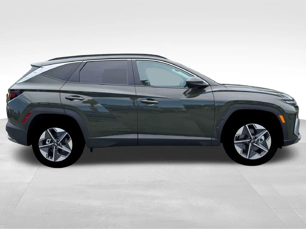 Used 2026 Green Hyundai SEL image 10