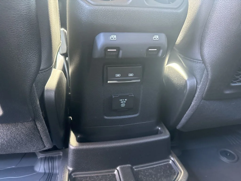 2025 Jeep Wrangler 4-Door Sahara - Photo 32