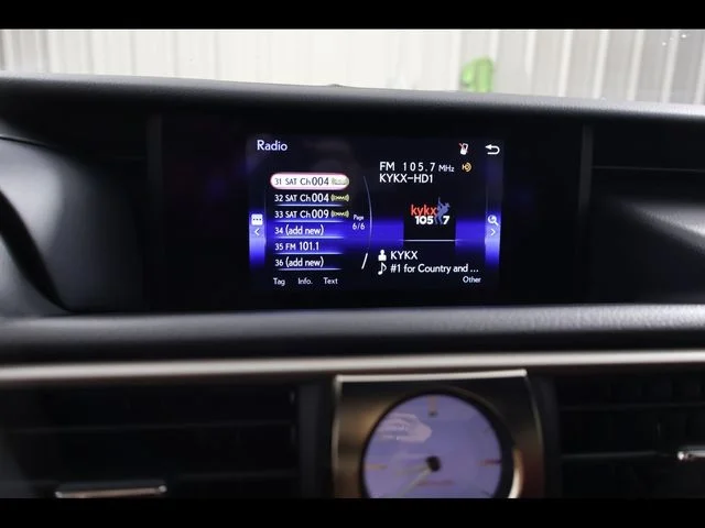 Used 2018 Silver Lexus 300 image 18