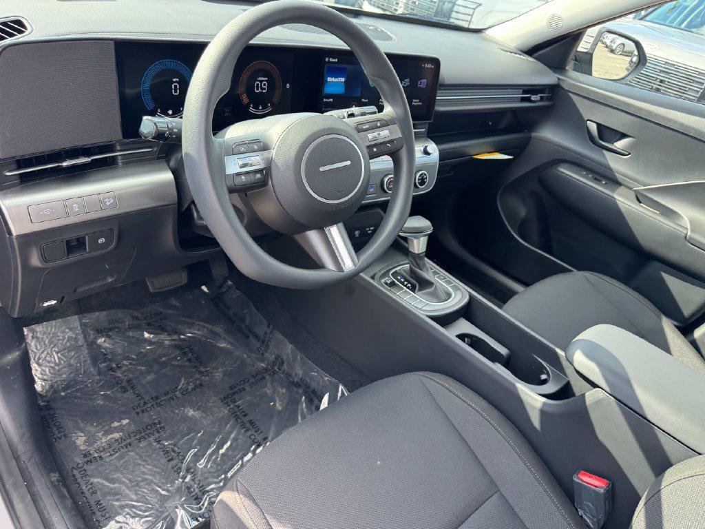 New 2027 Gray Hyundai SE FWD image 13