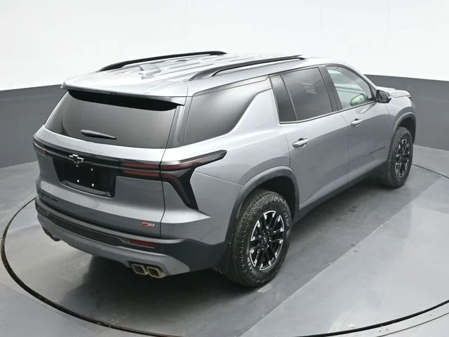 Used 2025 Gray Chevrolet Z71 image 17