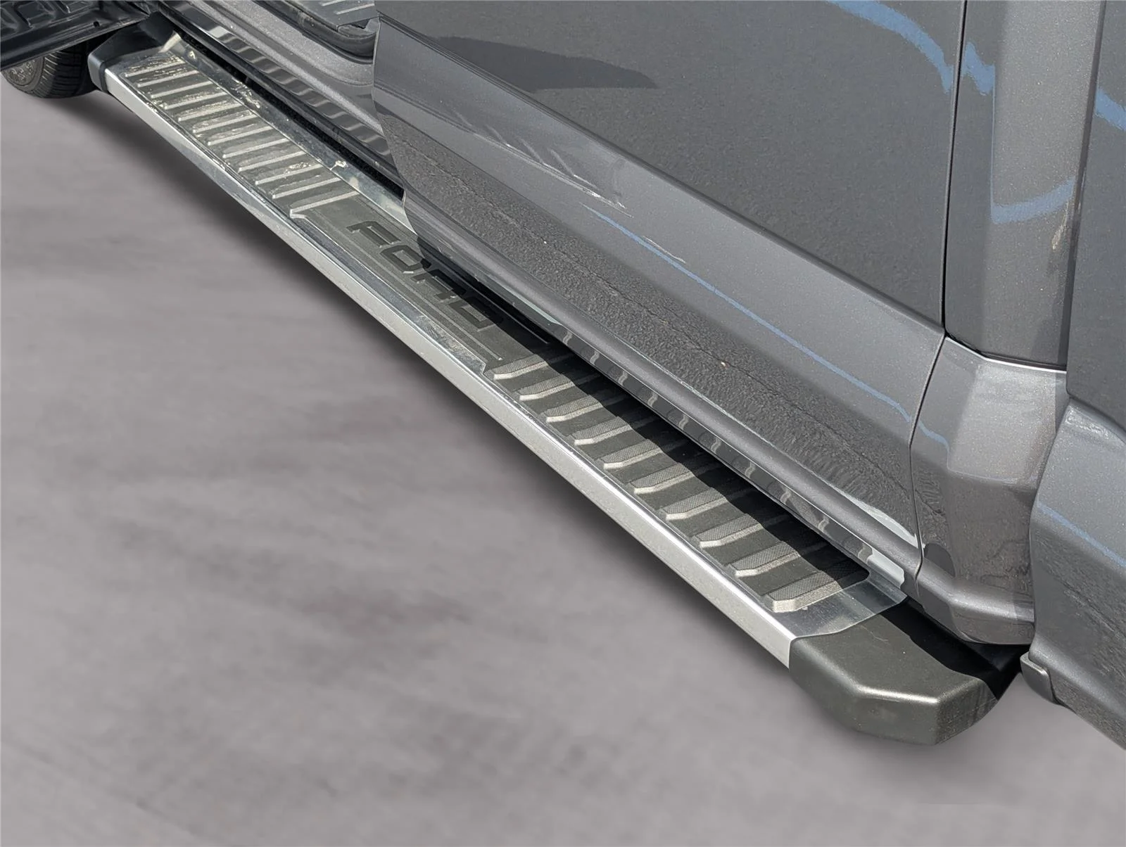 Used 2025 Carbonized Gray Ford XLT image 37