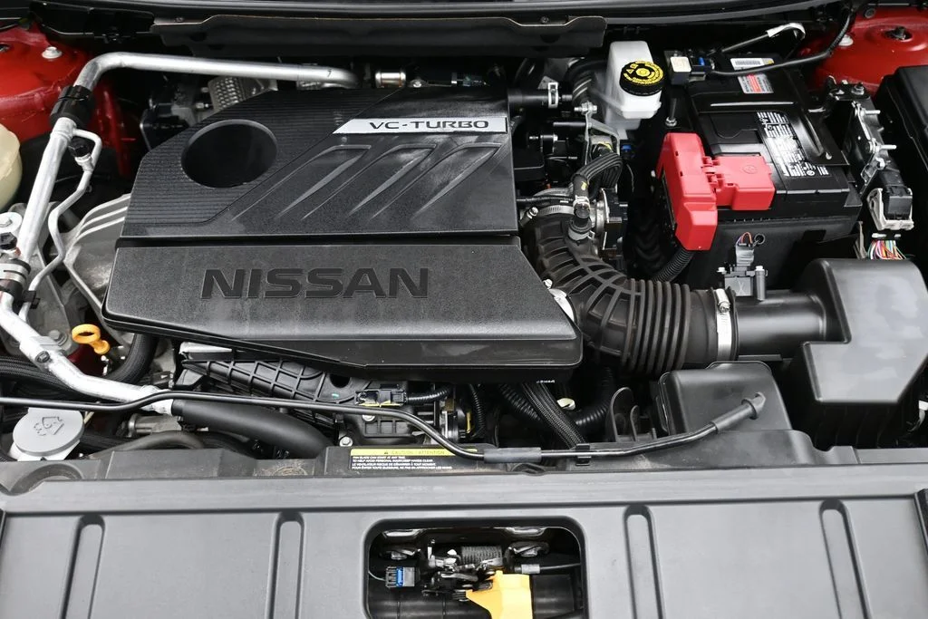 Used 2023 Red Nissan S image 22