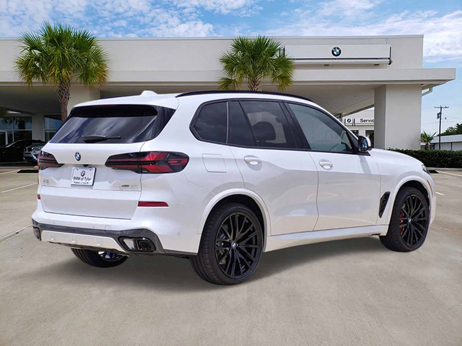 New 2026 Mineral White Metallic BMW xDrive40i image 4
