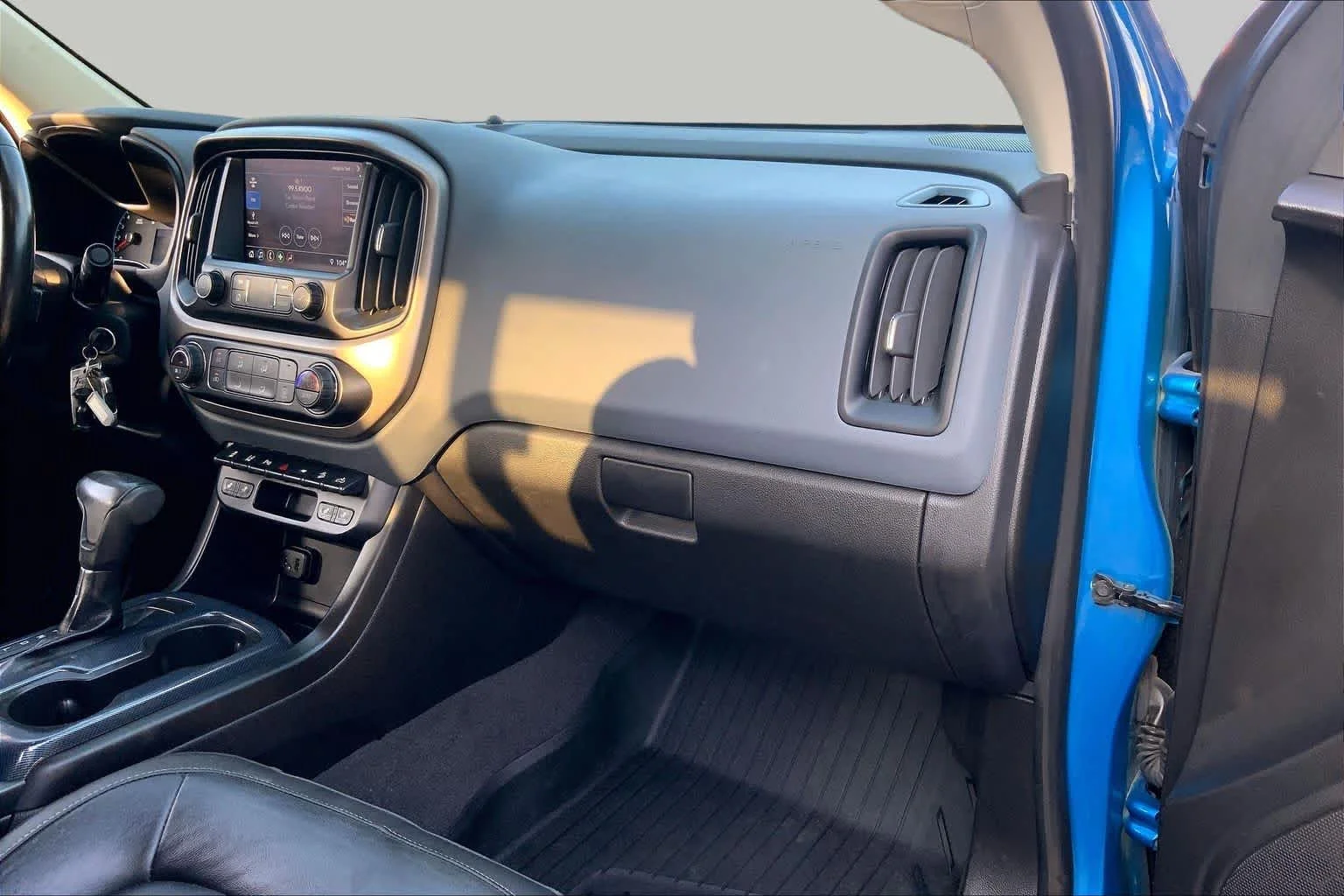 Used 2021 Bright Blue Metallic Chevrolet 4WD Z71 image 19