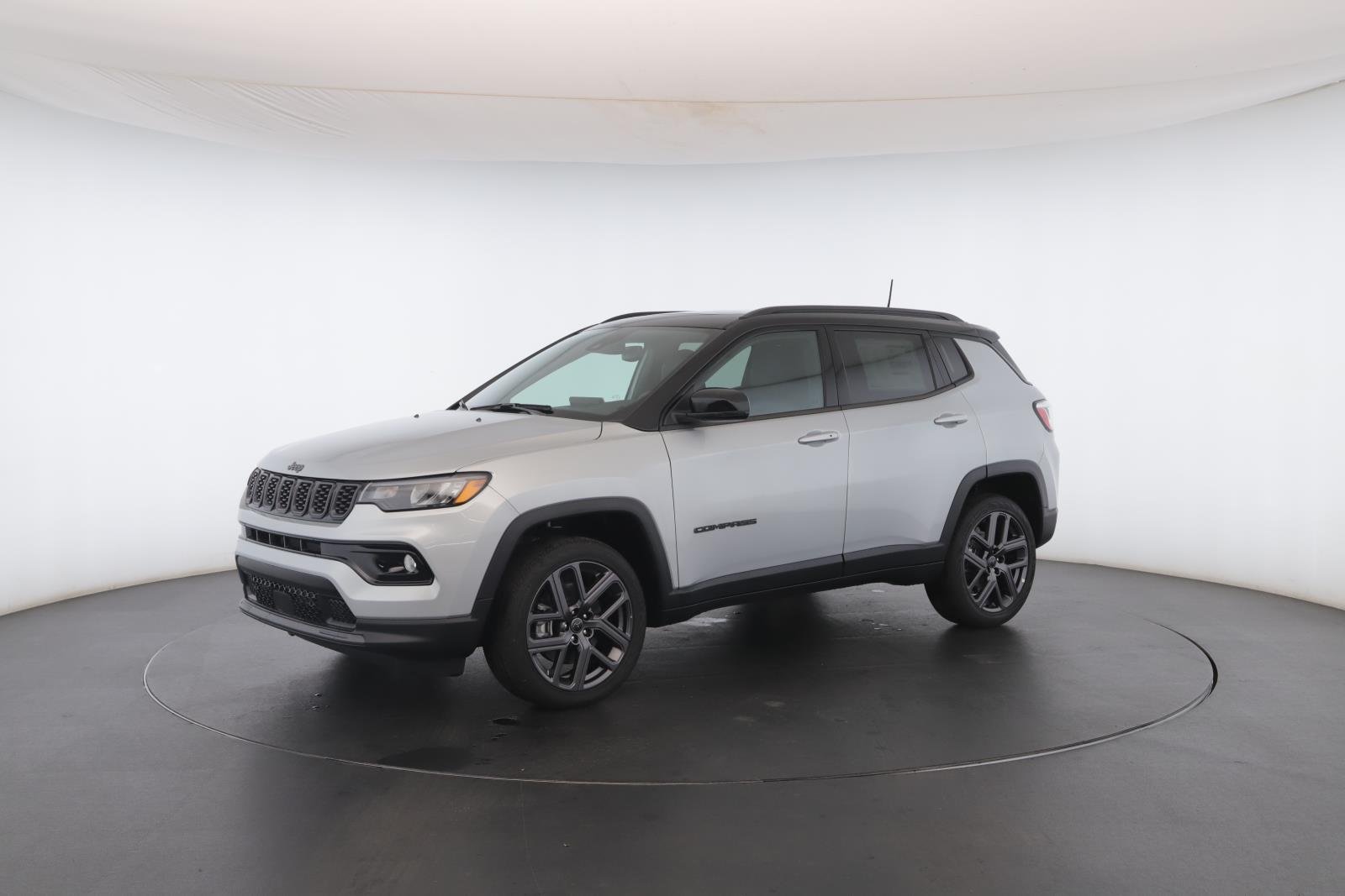 New 2026 Silver Zynith Metallic Clearcoat Jeep Limited image 40