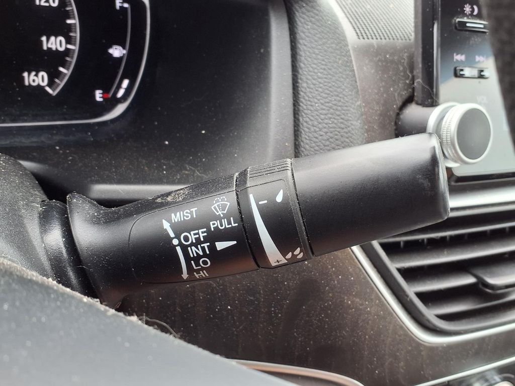 Used 2018  Honda EX image 15