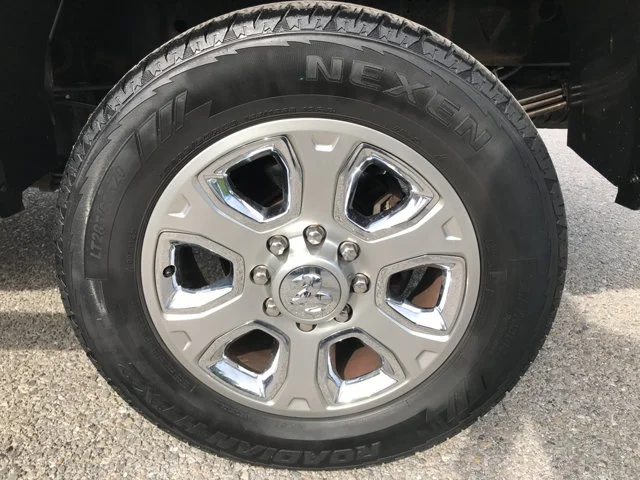 Used 2018 Granite Crystal Metallic Clearcoat Ram Laramie image 11