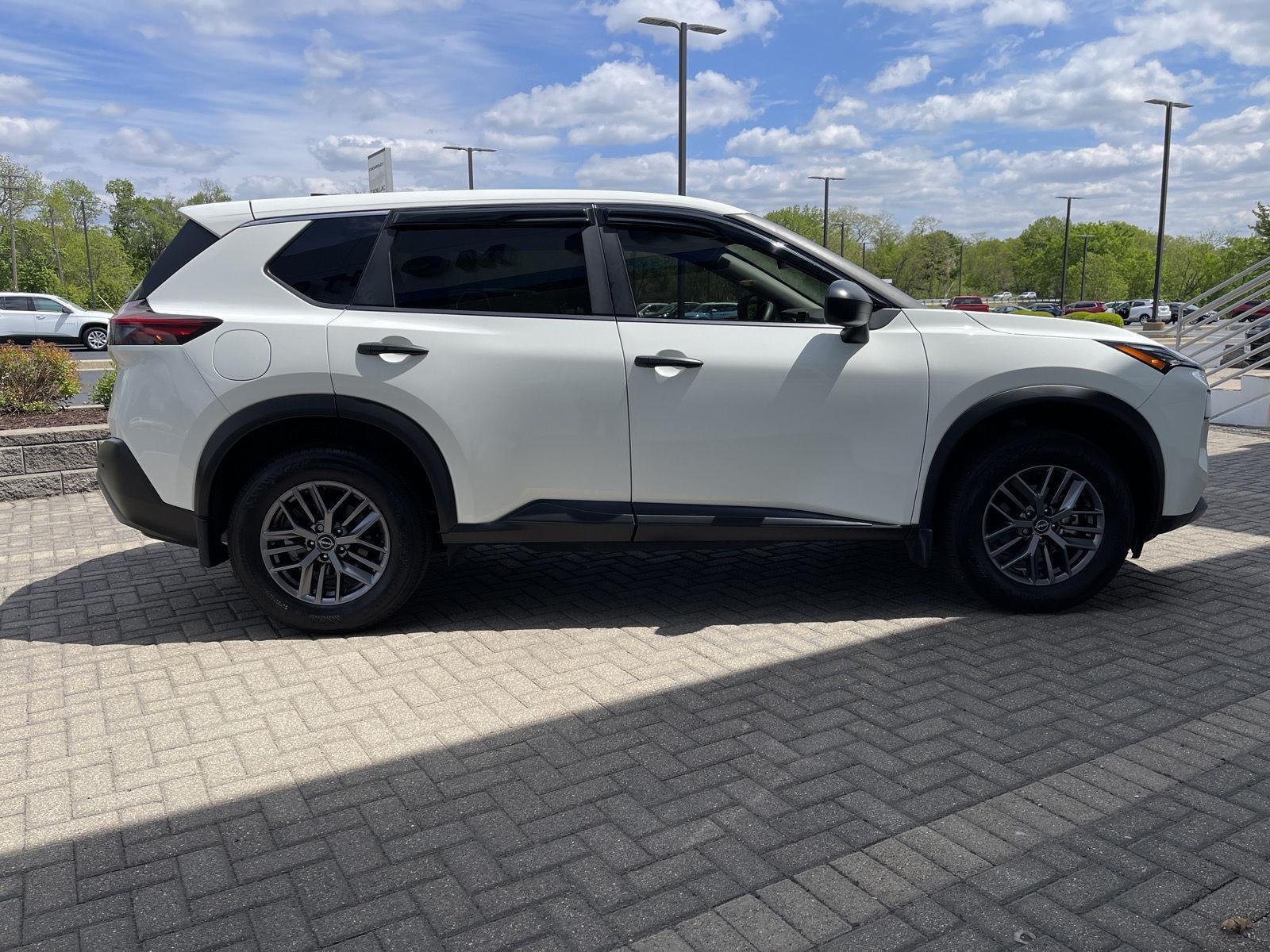 Used 2023 Glacier White Nissan S image 6