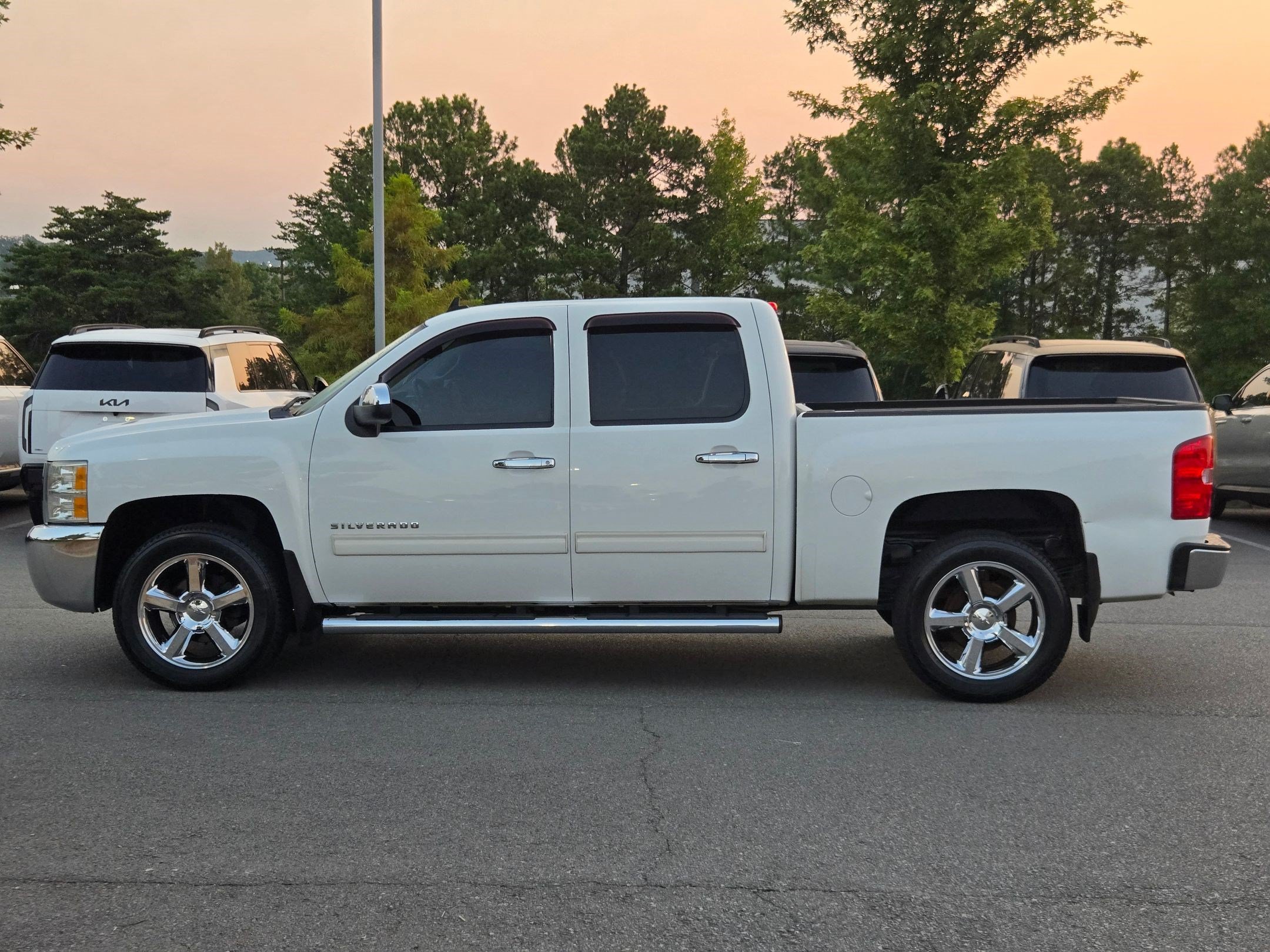 Used 2012 Summit White Chevrolet LT image 4