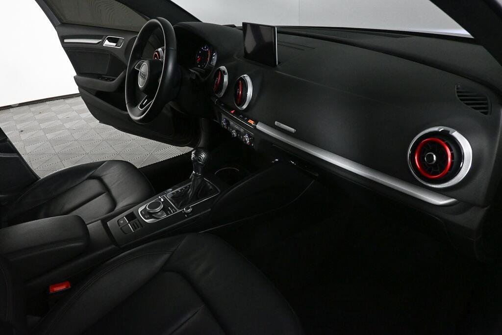 Used 2018 Brilliant Black Audi Premium image 22