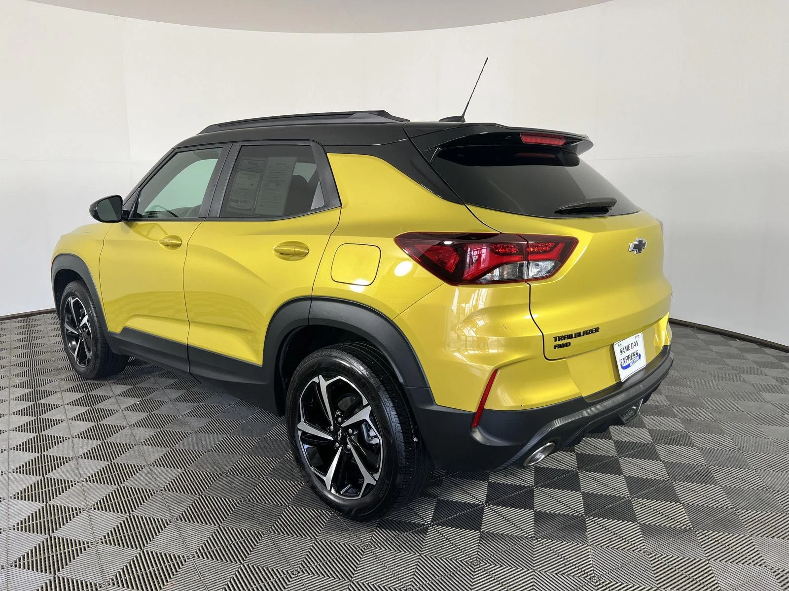 Used 2023 Yellow Metallic Chevrolet RS image 25