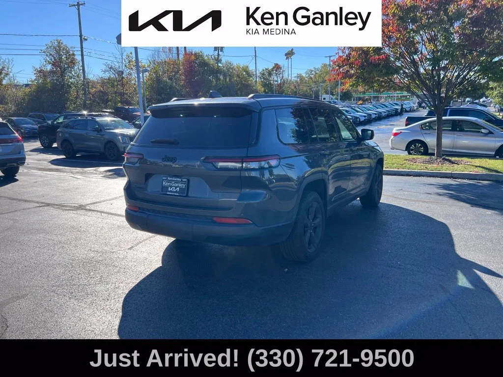 Used 2021 Gray Jeep Altitude image 5