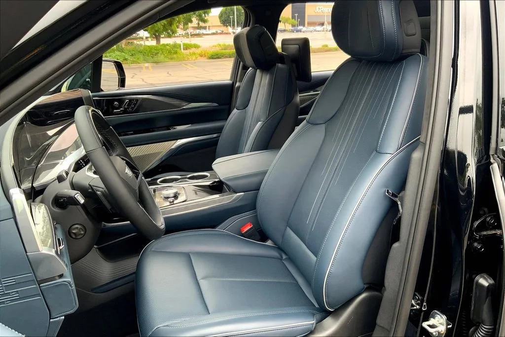 2026 Cadillac Escalade IQ Premium Sport - Photo 12