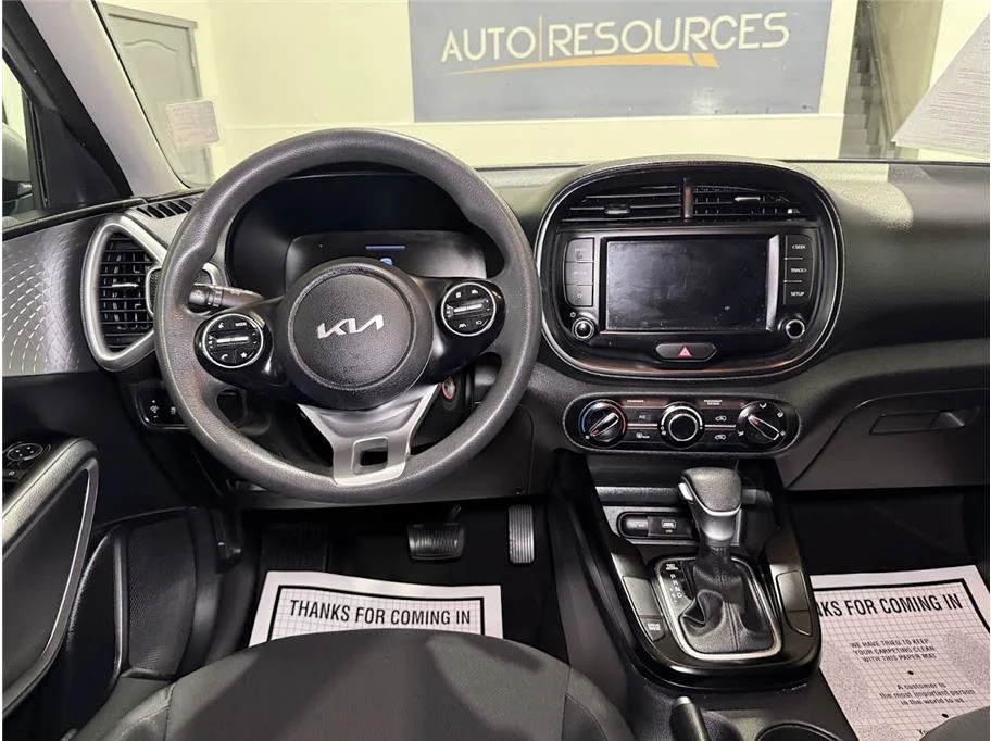 2023 Kia Soul LX - Photo 18