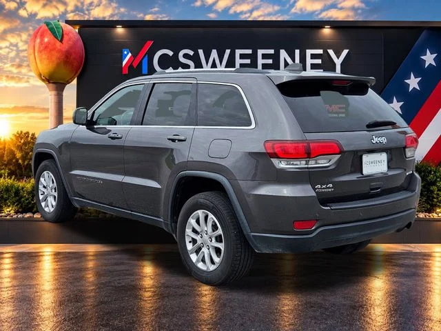 Used 2021 Gray Jeep Laredo E image 3
