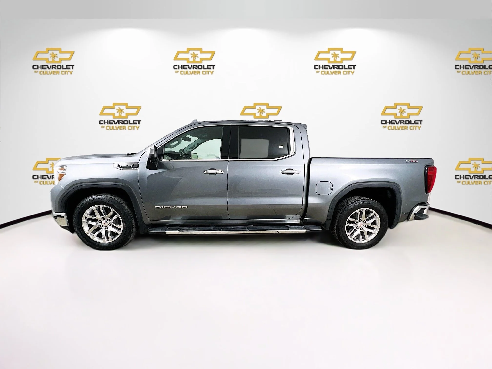 Used 2021 SATIN STEEL METALLIC GMC SLT image 5