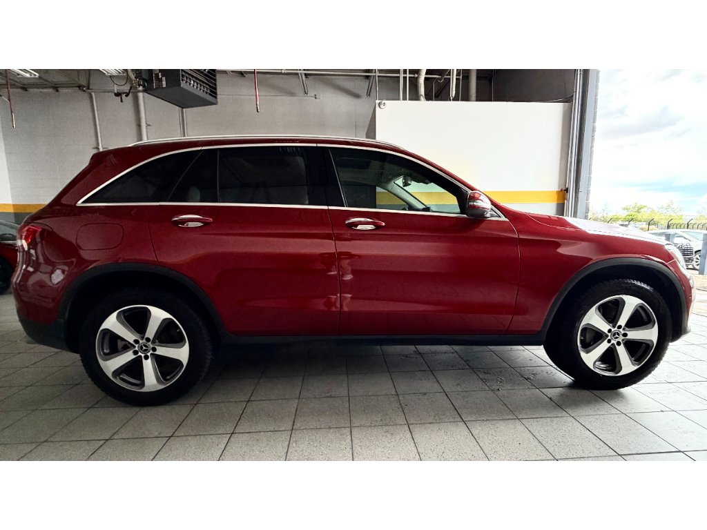 Used 2019 designo Cardinal Red Metallic Mercedes-Benz 300 image 10