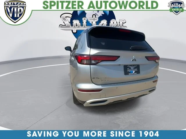 Used 2024 Silver Mitsubishi SE image 8