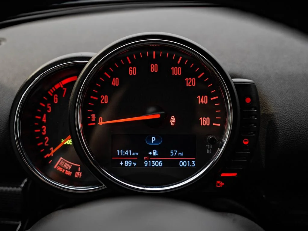 Used 2017 Gray Metallic MINI Clubman image 31