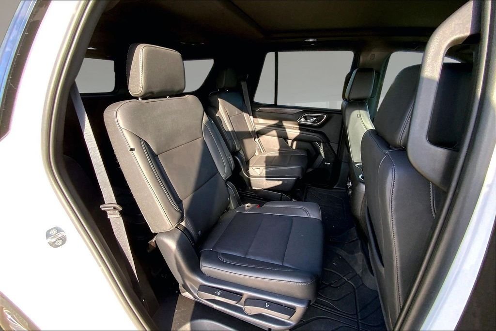 Used 2023 Summit White Chevrolet Z71 image 26