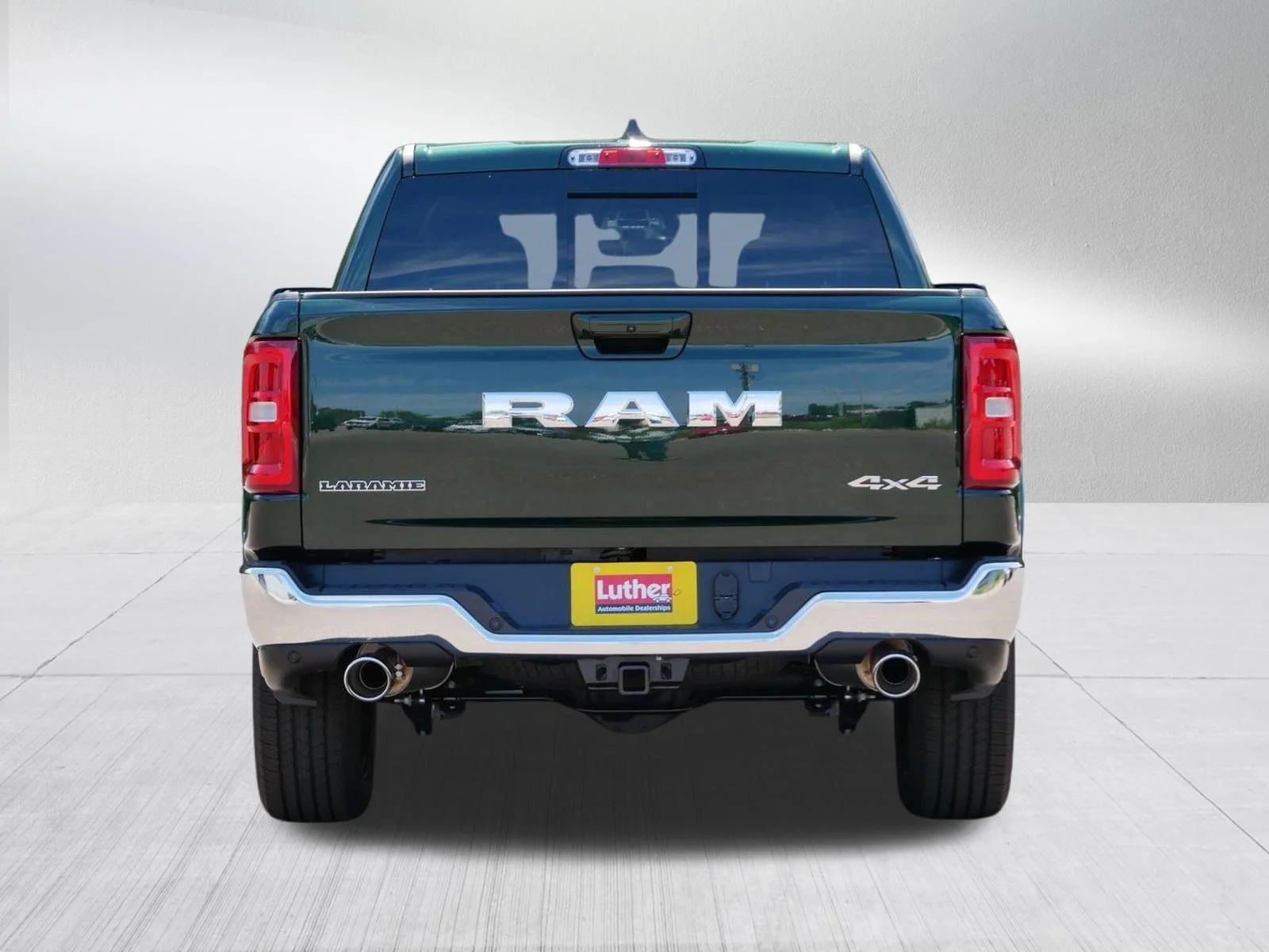 New 2026 Serrano-Green Metallic Exterior Paint RAM Laramie image 6