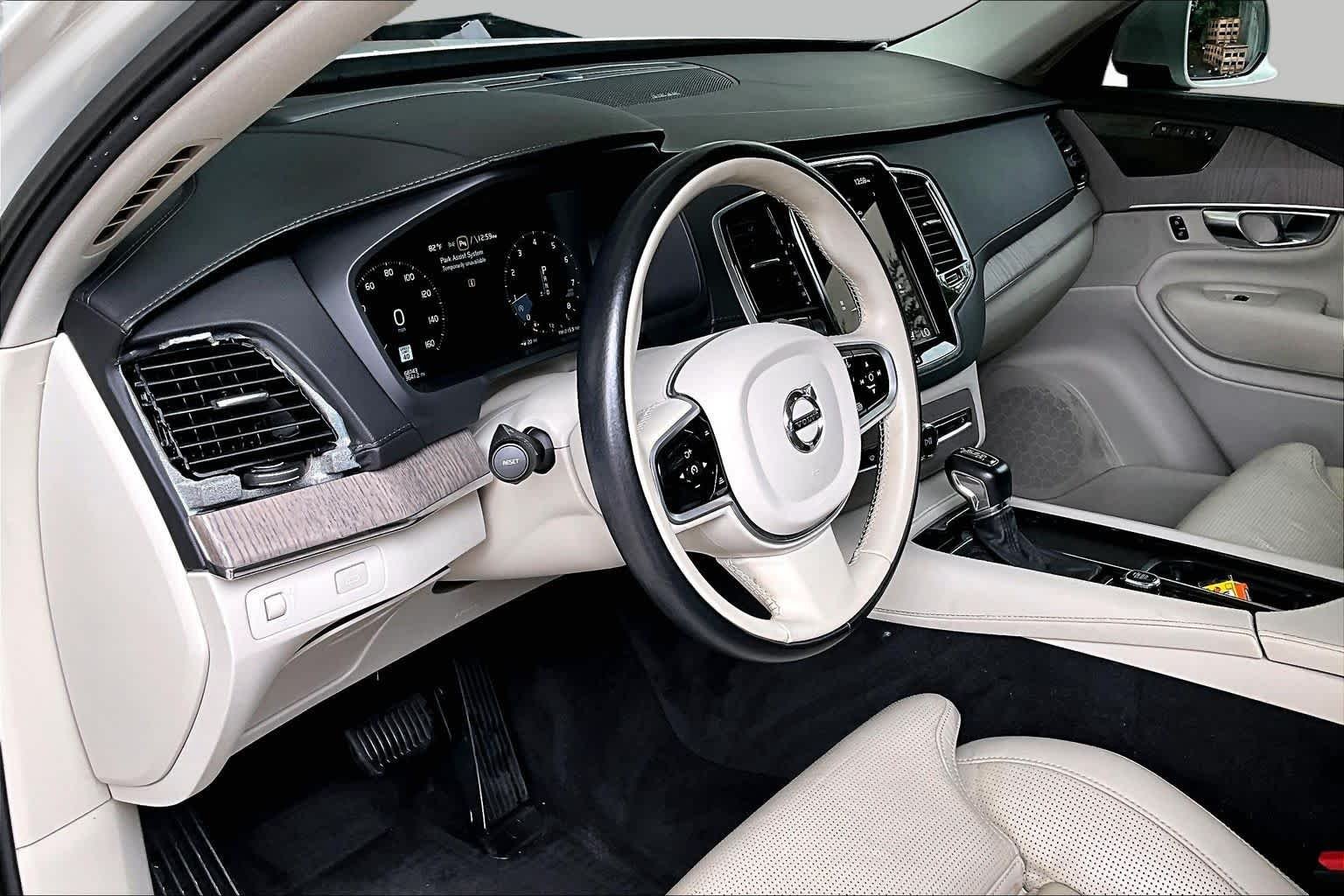 Used 2022 Birch Light Metallic Volvo Inscription image 18