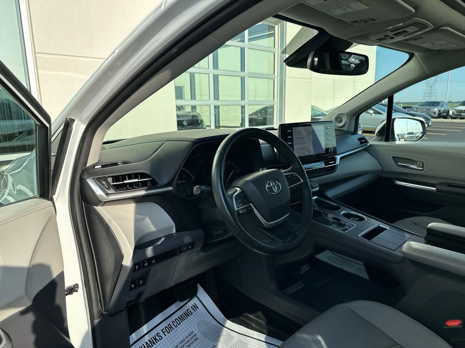 Used 2022 Beige Toyota XLE image 14