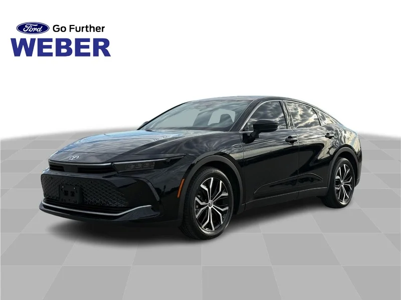2024 Toyota Crown Limited AWD's photo