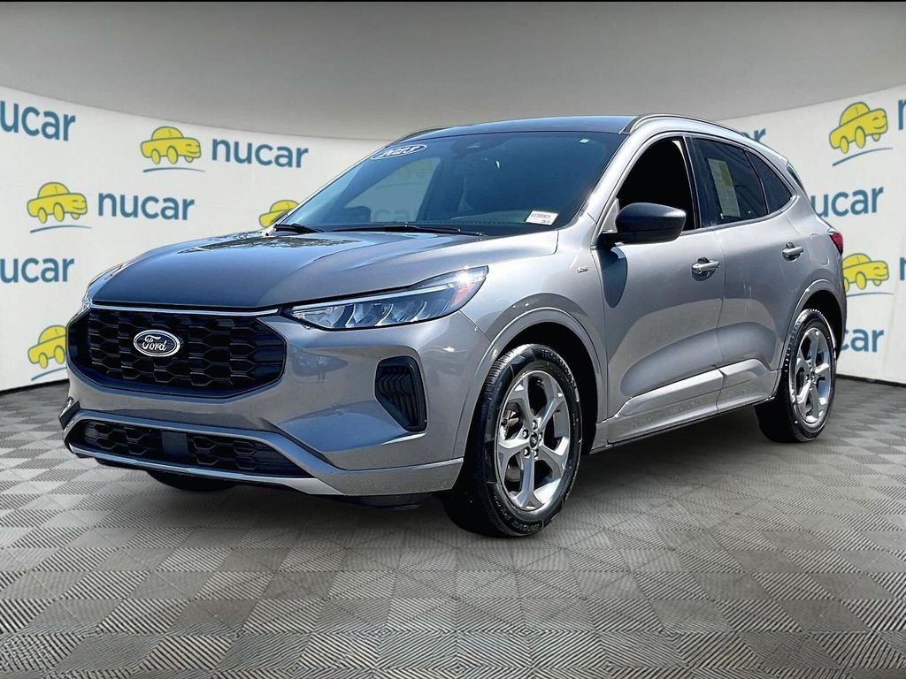 Used 2023 Gray Ford ST-Line image 3