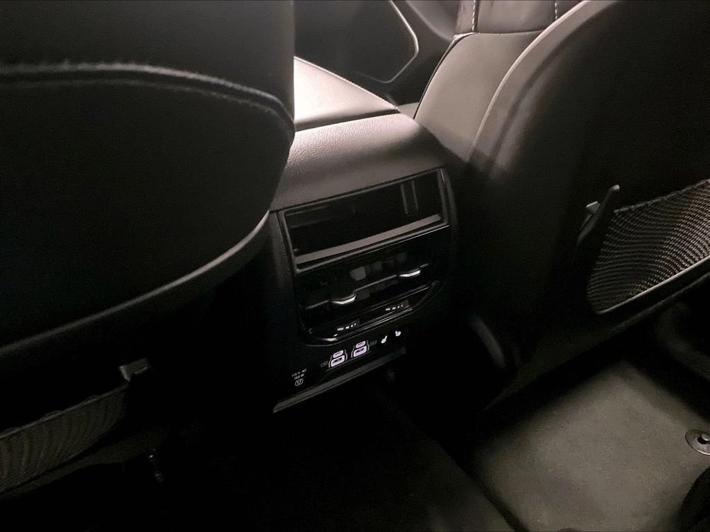 Used 2022 White Jeep Limited image 27