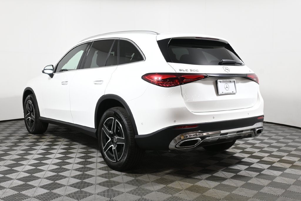 New 2027 Polar White Mercedes-Benz GLC 300 image 5