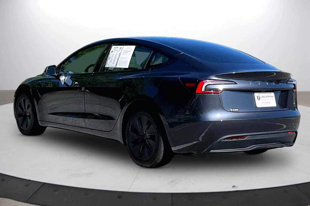 Used 2025  Tesla Long Range image 7