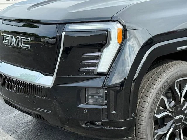 2025 GMC Sierra EV Denali - Photo 21