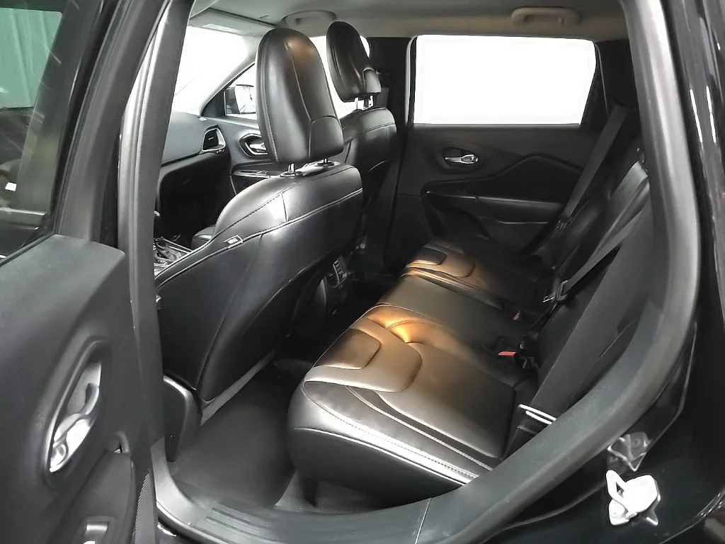 Used 2022 Black Jeep Trailhawk image 32