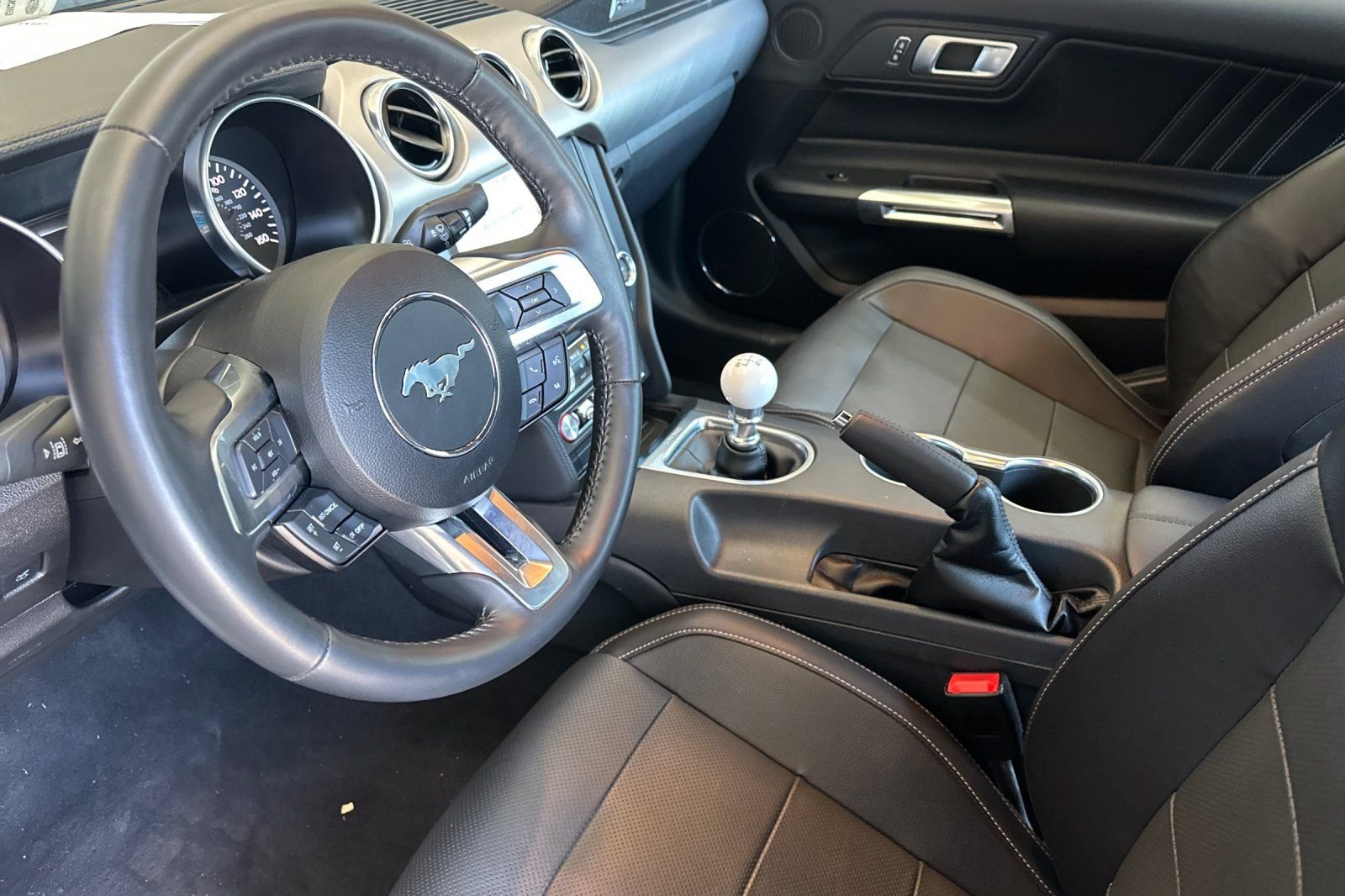 Used 2022 White Ford GT Premium image 9