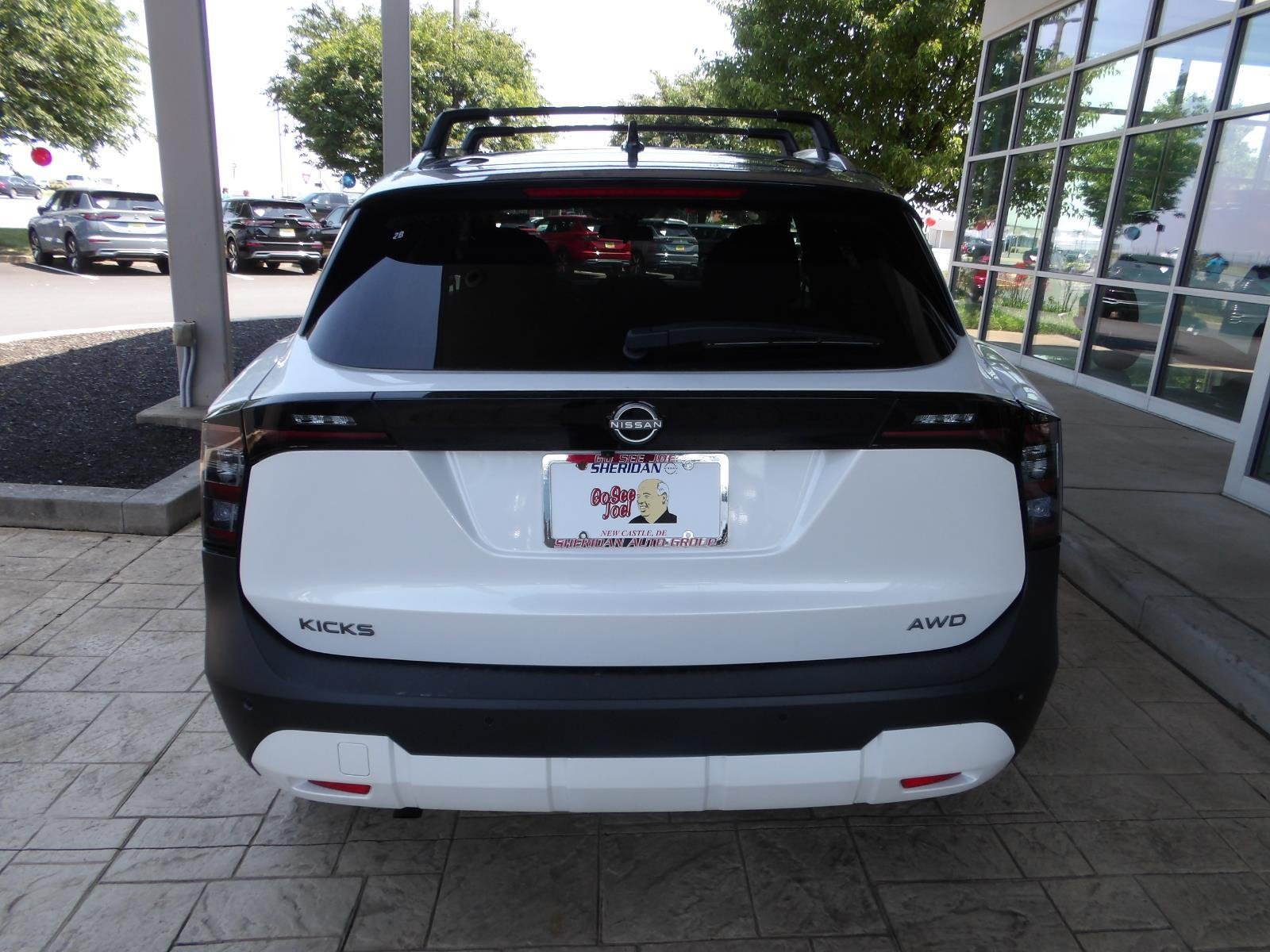 New 2026 Aspen White TriCoat / Super Black Two-tone Nissan SV image 6