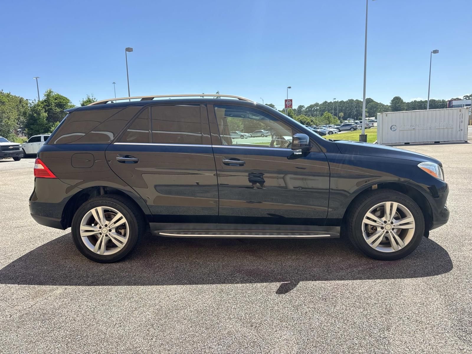 Used 2015 Black Mercedes-Benz ML 350 image 5