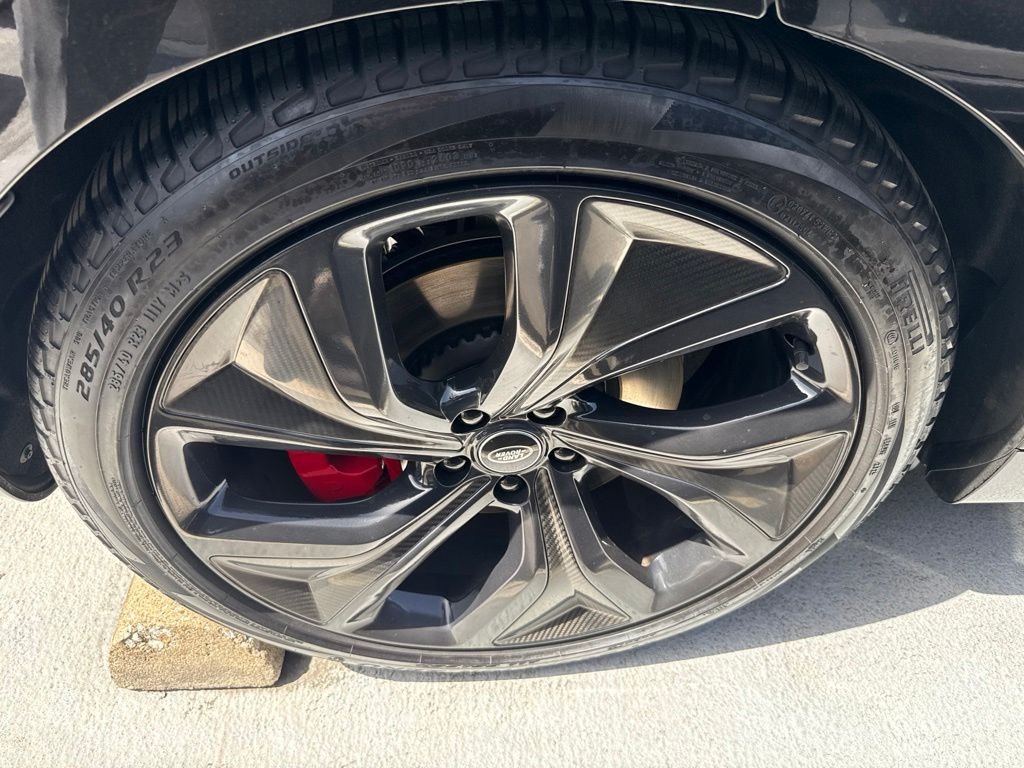 Certified Used 2024 SV Bespoke Match to Sample in Gloss Finish Land Rover Autobiography image 7