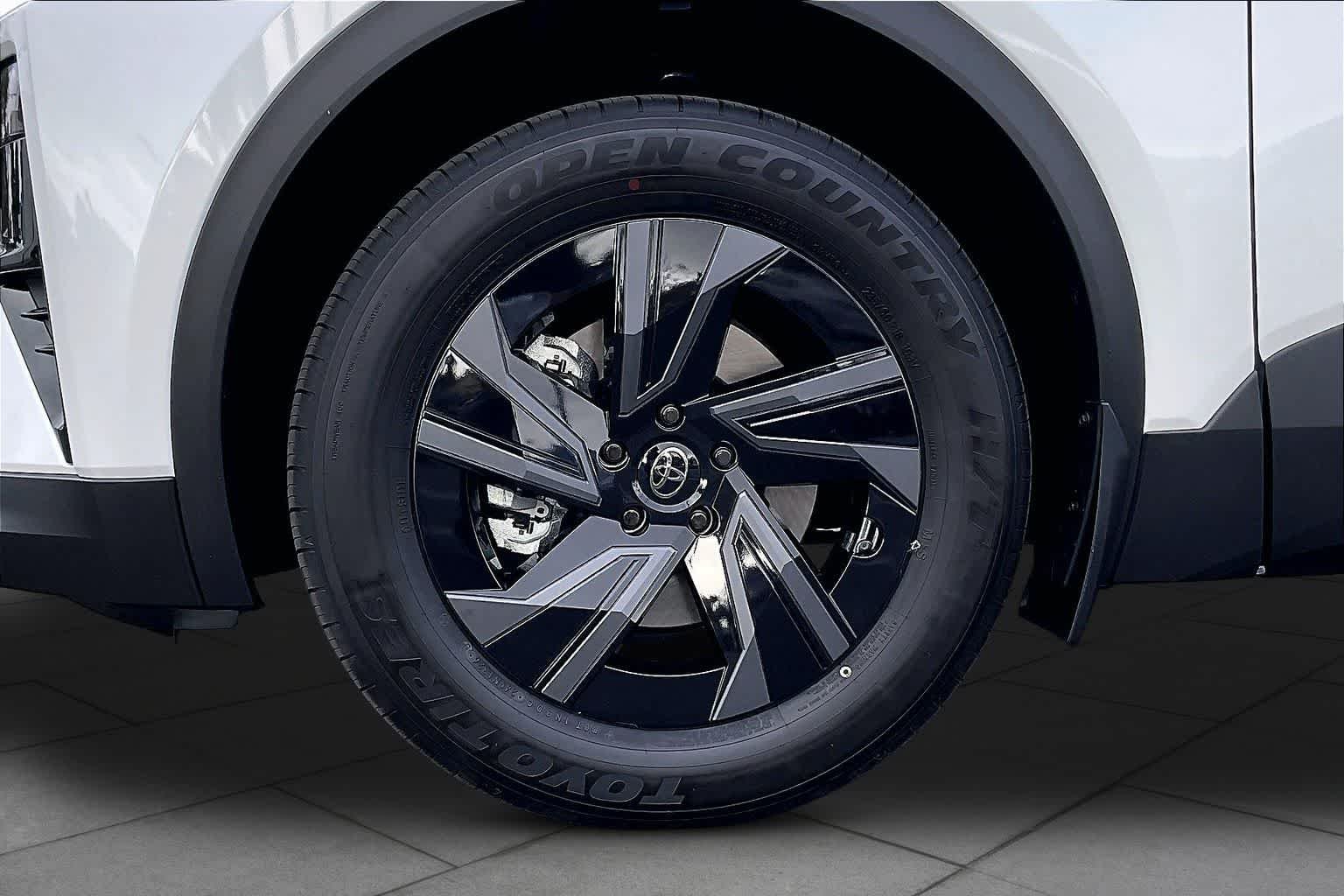 2026 Toyota C-HR SE - Photo 11