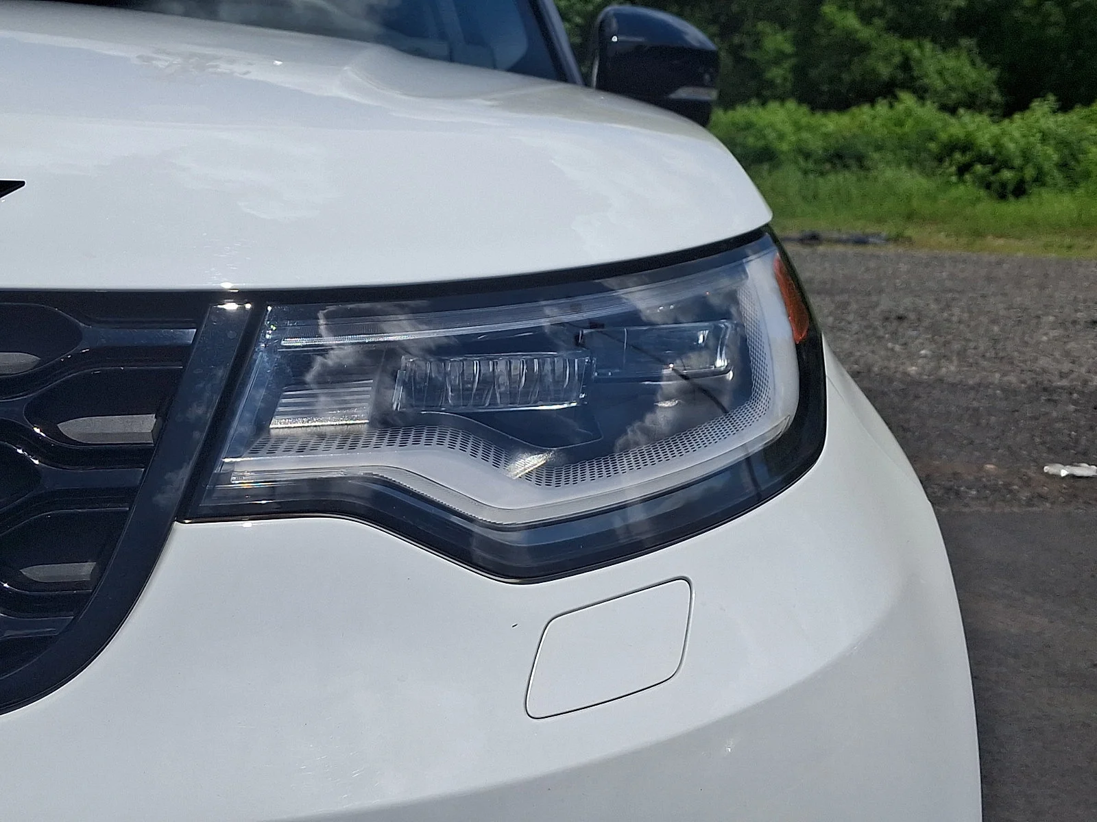 Used 2025 Fuji White   1Aa Land Rover Dynamic SE image 9